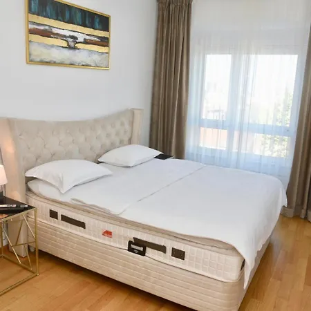 Apartment The Main Square *